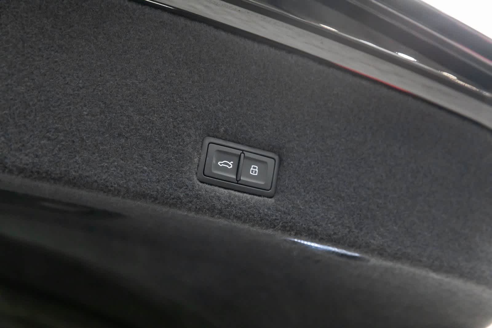 Thumbnail: 2022 Lamborghini Urus - 44