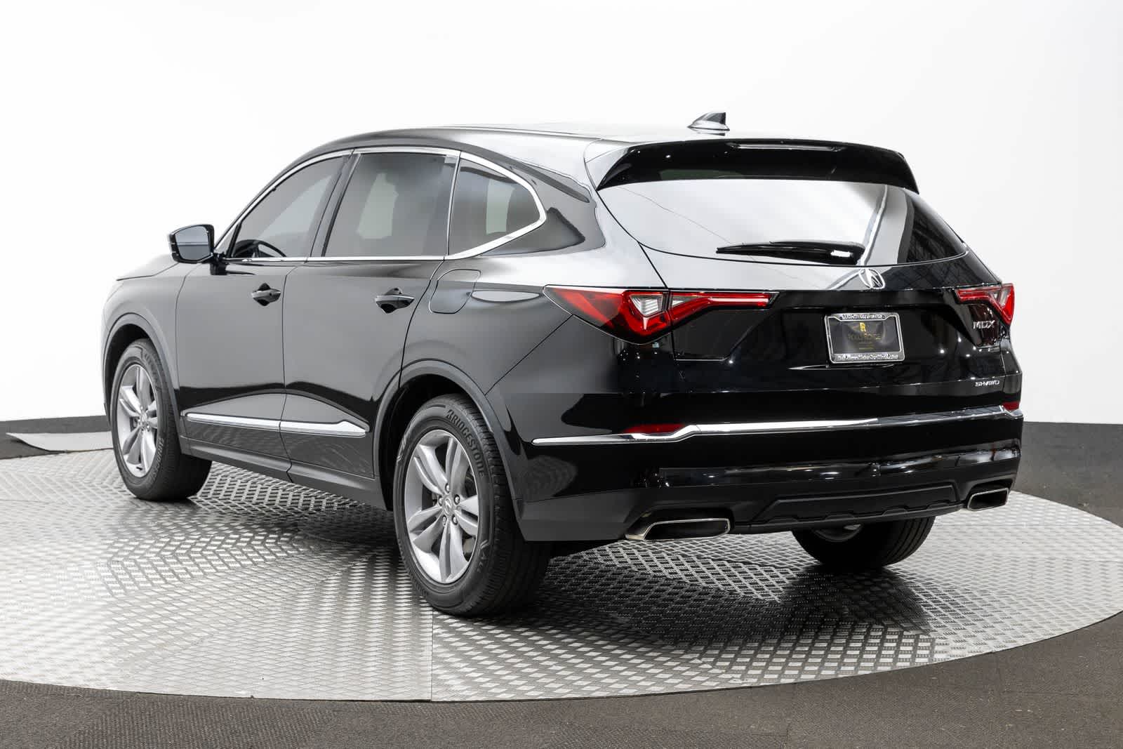 Thumbnail: 2023 Acura MDX - 4