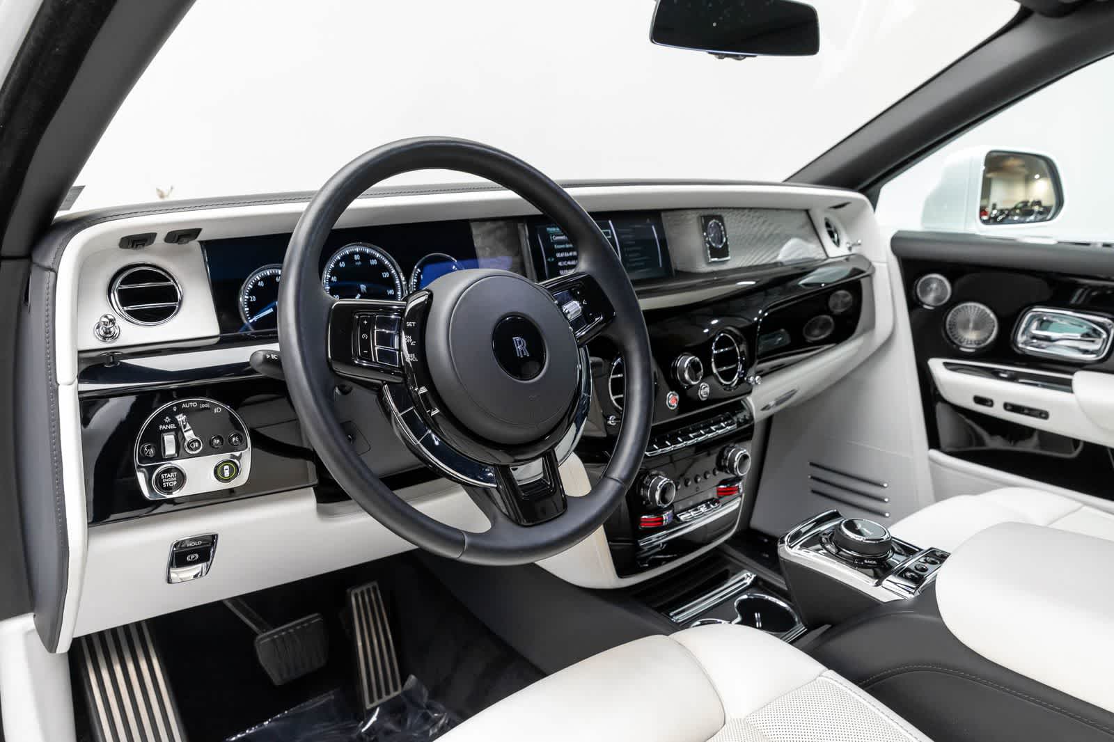 Thumbnail: 2020 Rolls-Royce Phantom - 2