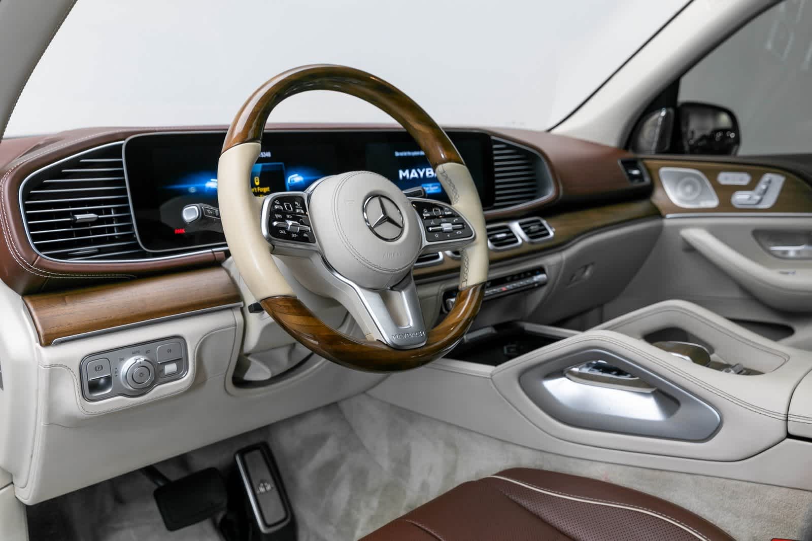 Thumbnail: 2023 Mercedes-Benz GLS - 2