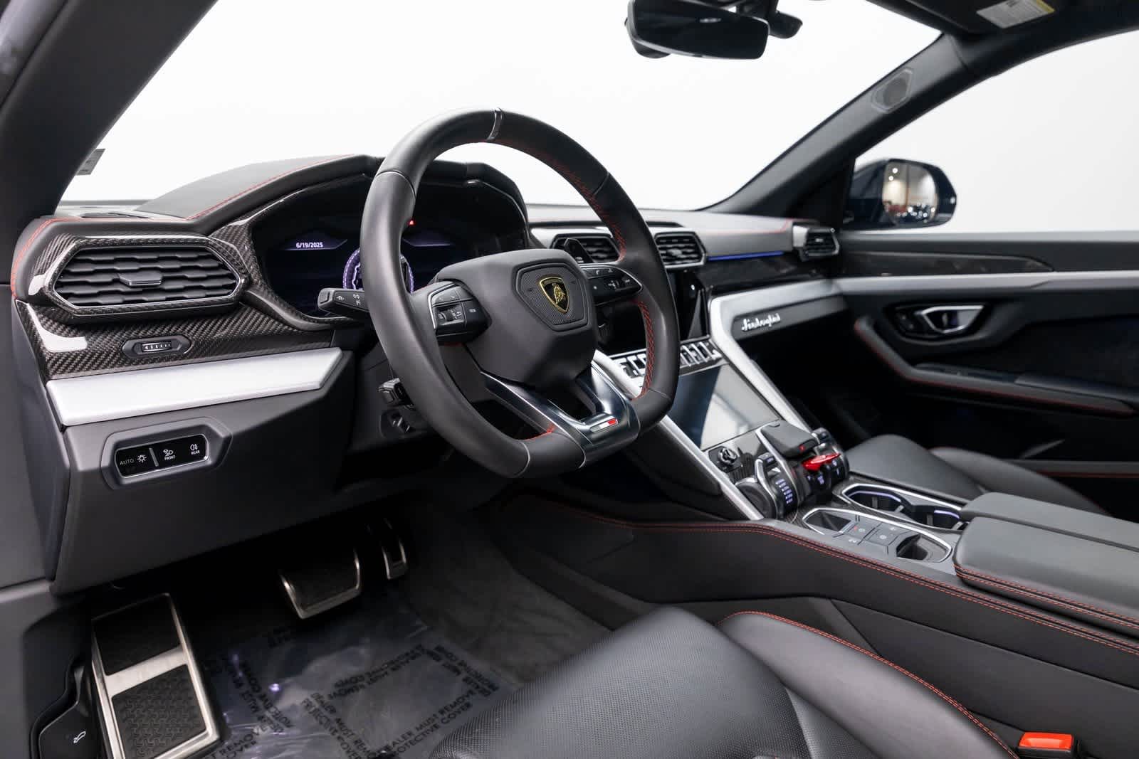 Thumbnail: 2020 Lamborghini Urus - 2