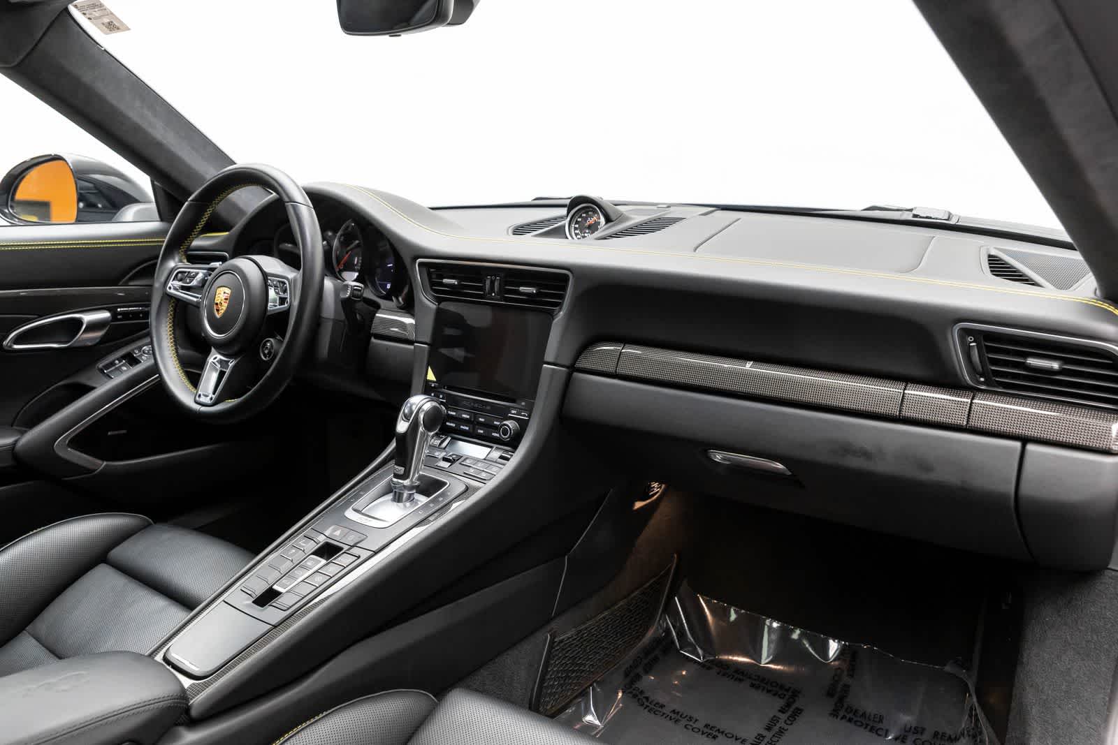 Thumbnail: 2019 Porsche 911 - 50