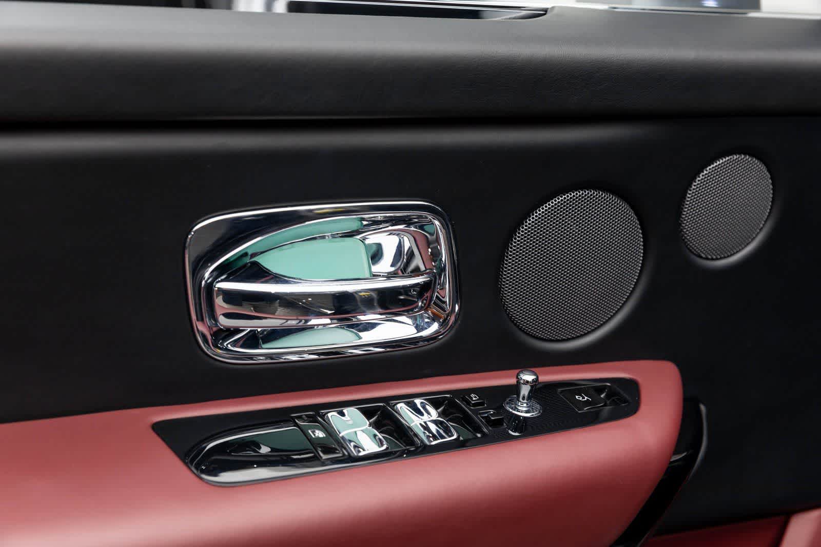 Thumbnail: 2022 Rolls-Royce Cullinan - 9