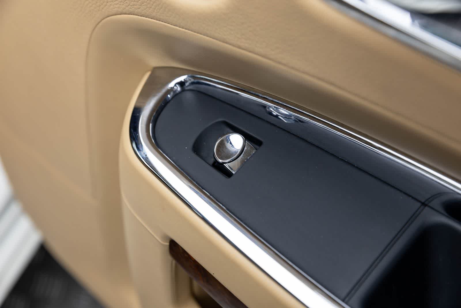 Thumbnail: 2011 Rolls-Royce Ghost - 32