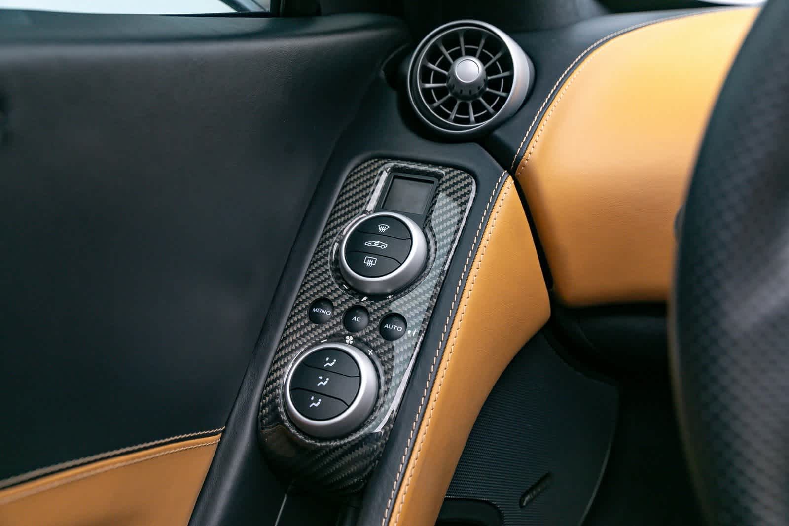 Thumbnail: 2015 Mclaren  - 27