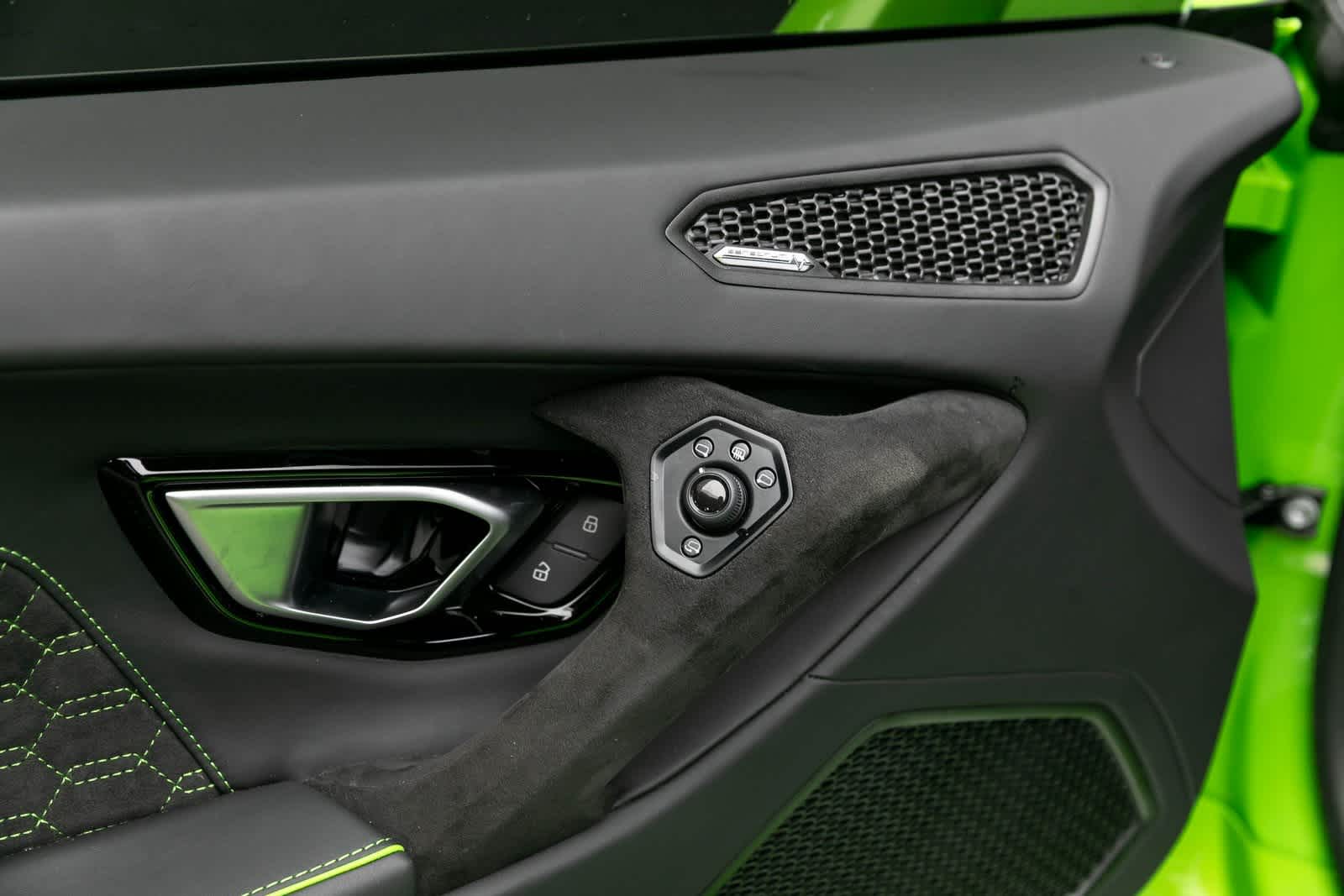 Thumbnail: 2023 Lamborghini Huracan - 21