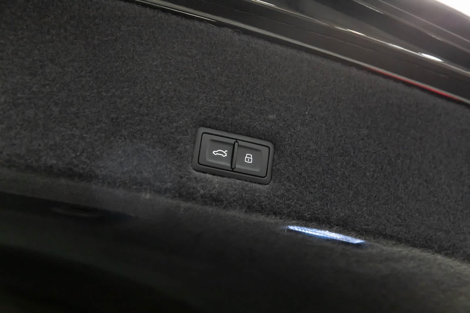 Thumbnail: 2022 Lamborghini Urus - 46