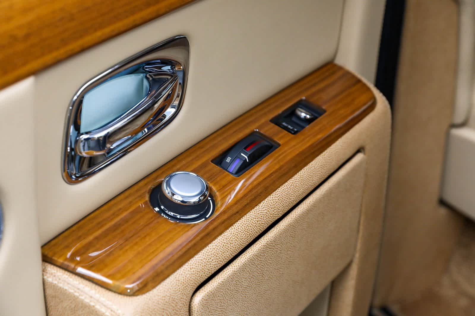Thumbnail: 2015 Rolls-Royce Phantom - 44