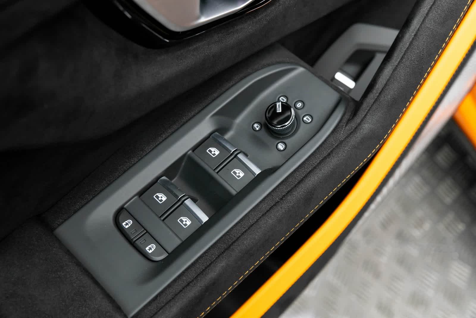 Thumbnail: 2024 Lamborghini Urus - 21