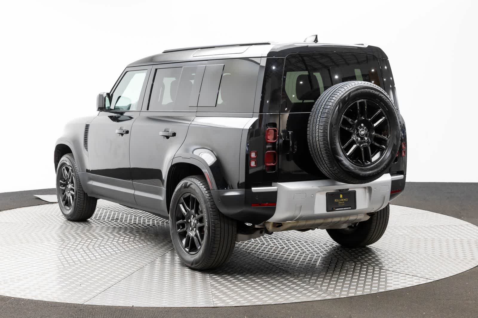 Thumbnail: 2025 Land Rover Defender - 4