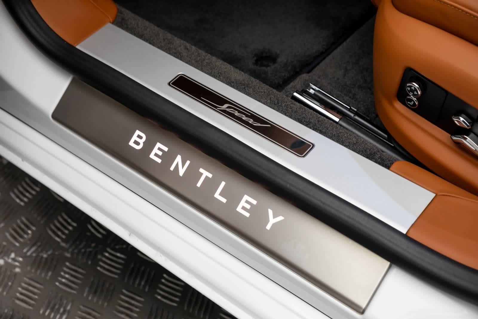 Thumbnail: 2023 Bentley Flying Spur - 31