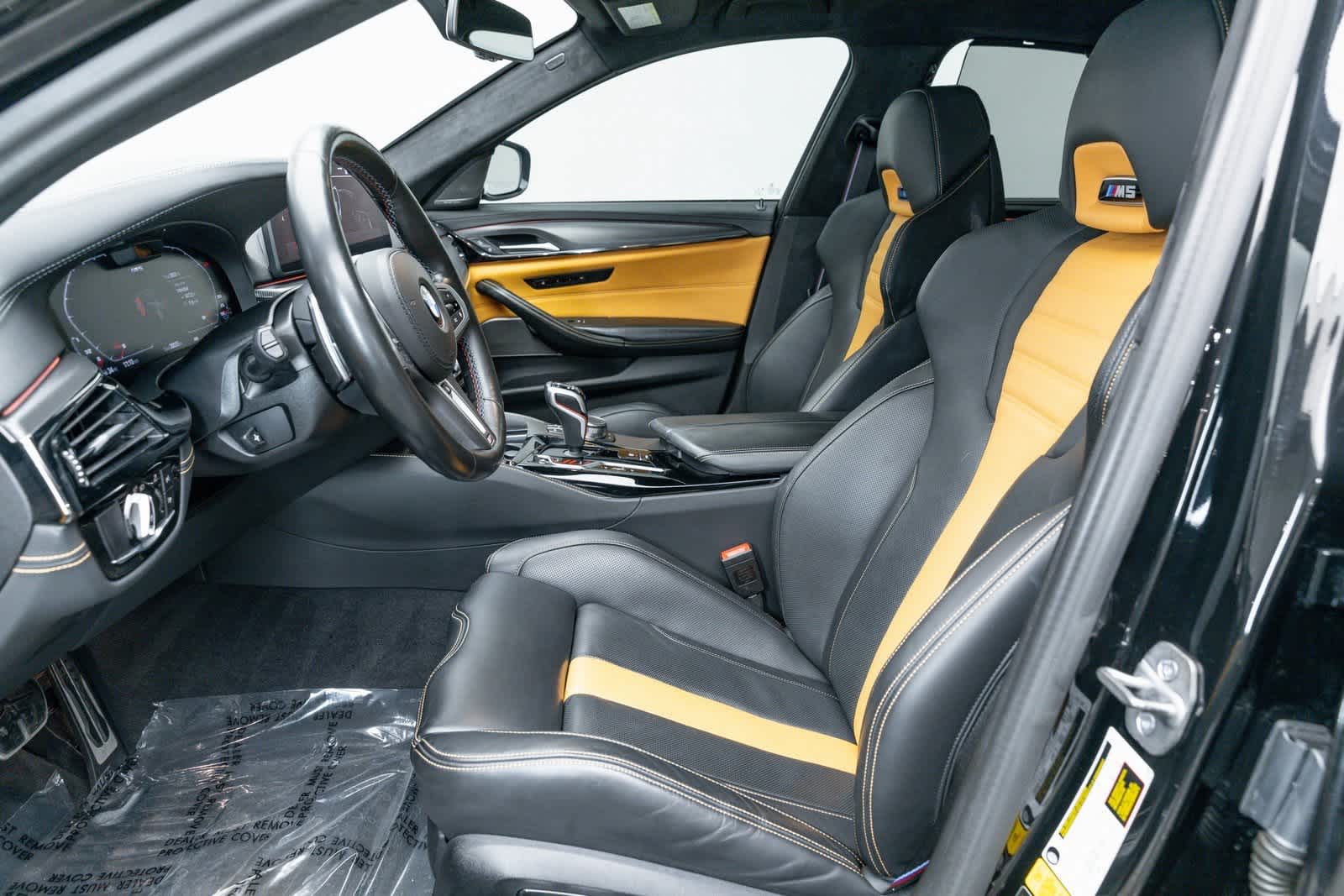 Thumbnail: 2023 BMW M5 - 11