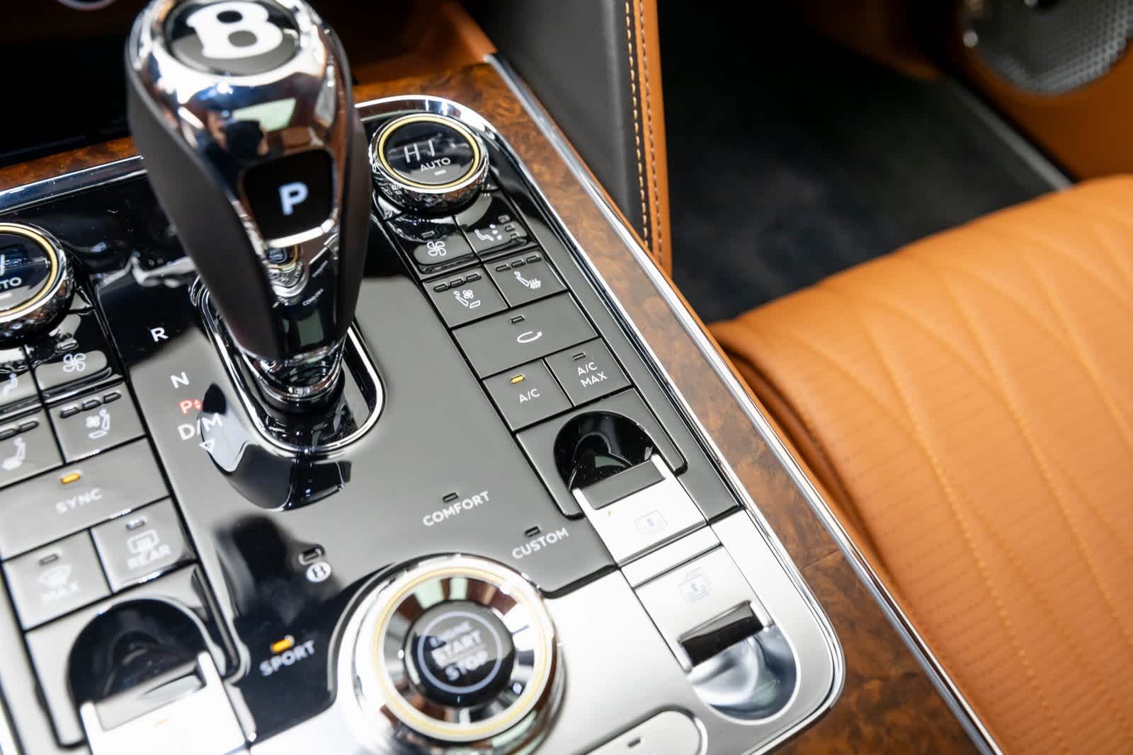 Thumbnail: 2023 Bentley Flying Spur - 39