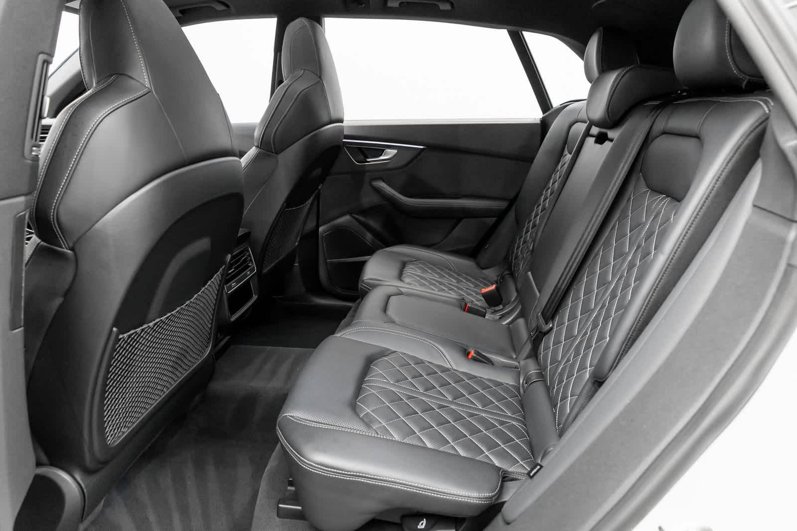 Thumbnail: 2023 Audi SQ8 - 11
