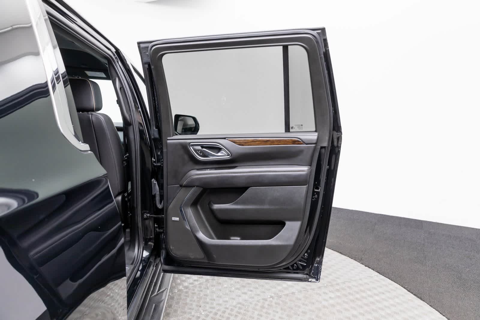 Thumbnail: 2024 Chevrolet Suburban - 37