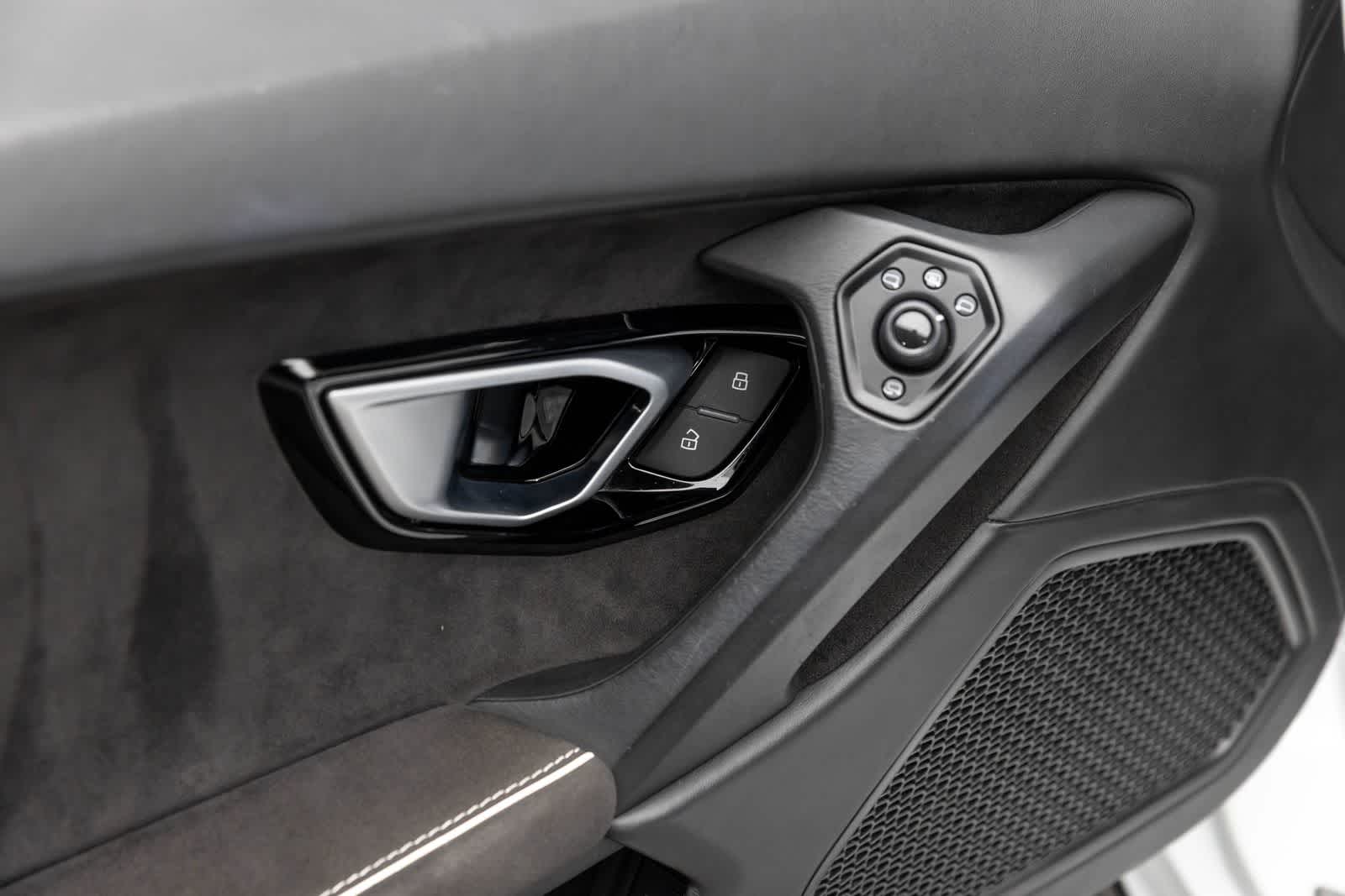 Thumbnail: 2020 Lamborghini Huracan - 24