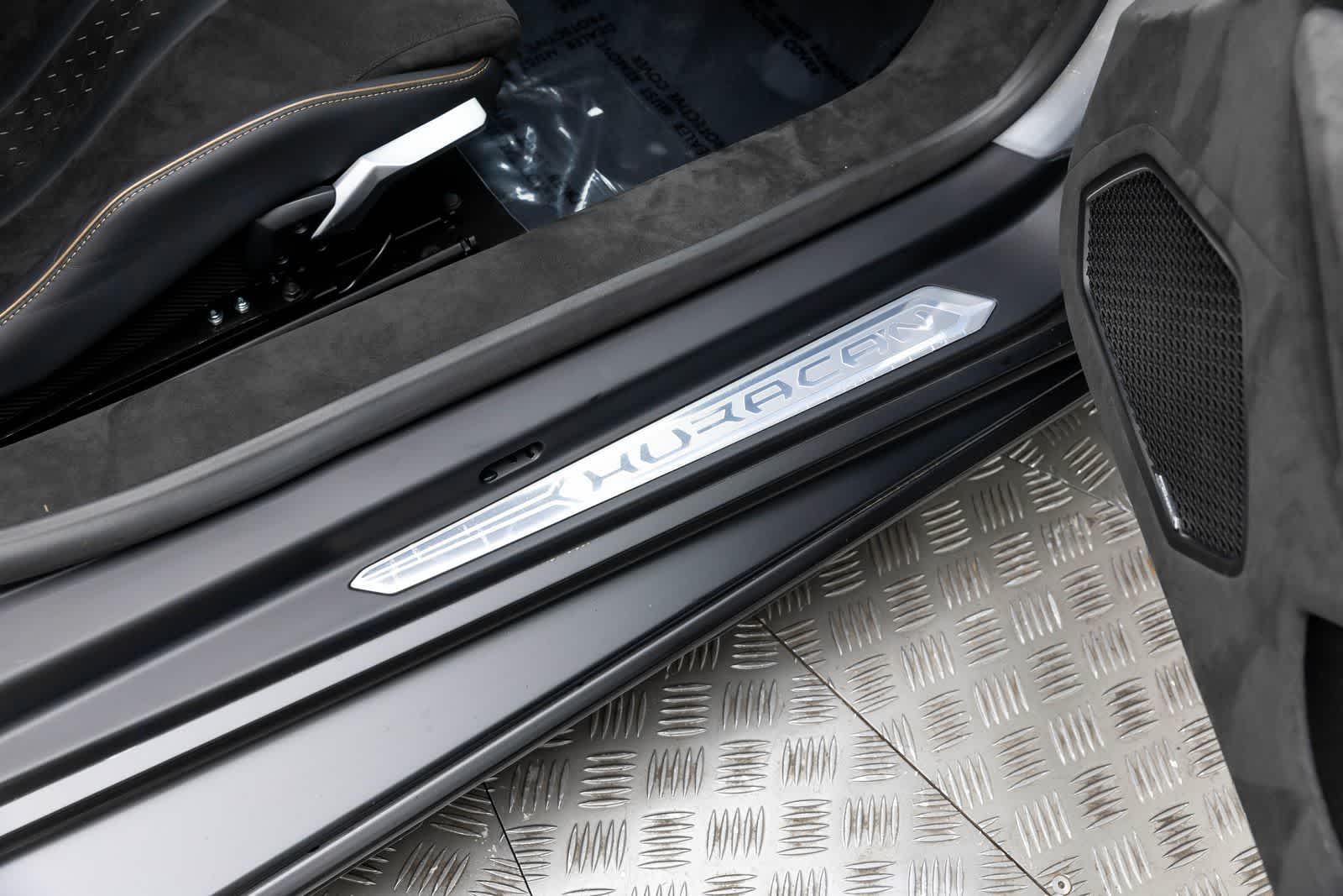 Thumbnail: 2024 Lamborghini Huracan - 39