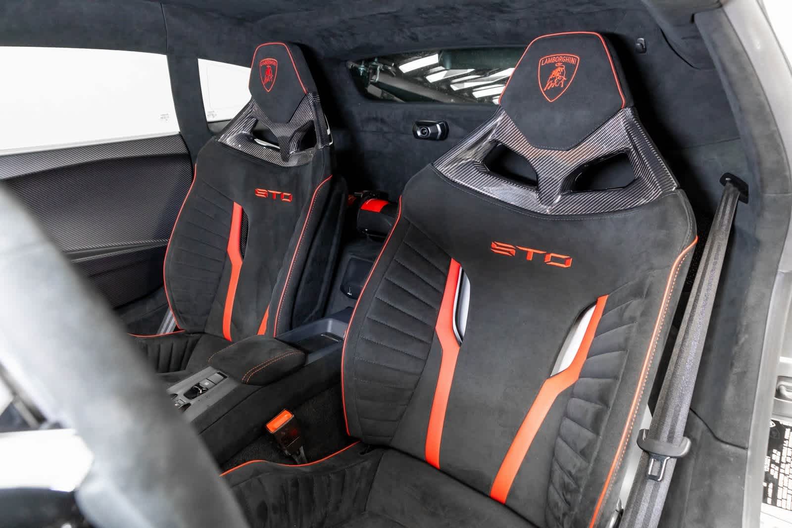 Thumbnail: 2022 Lamborghini Huracan - 12