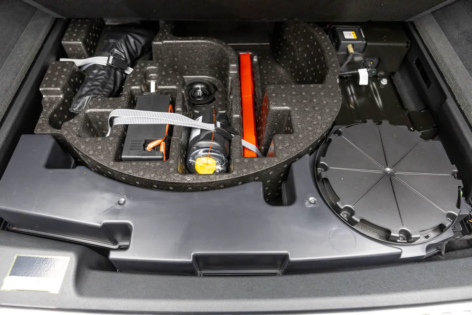 Thumbnail: 2019 Lamborghini Urus - 47