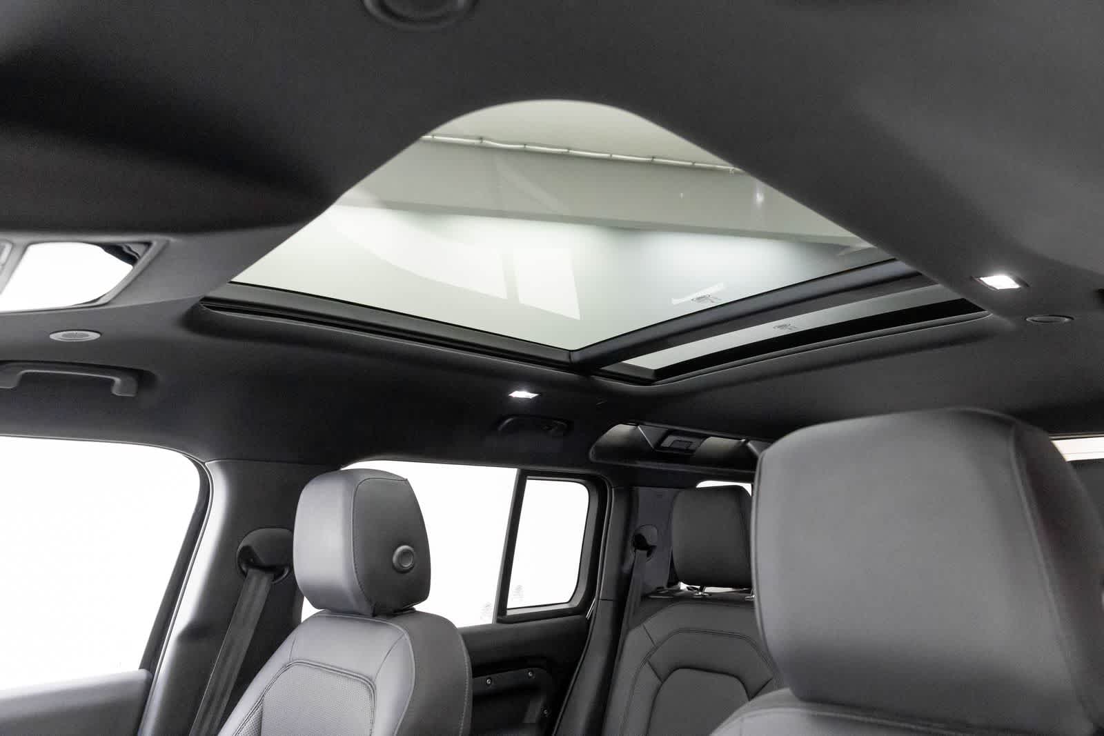 Thumbnail: 2025 Land Rover Defender - 51