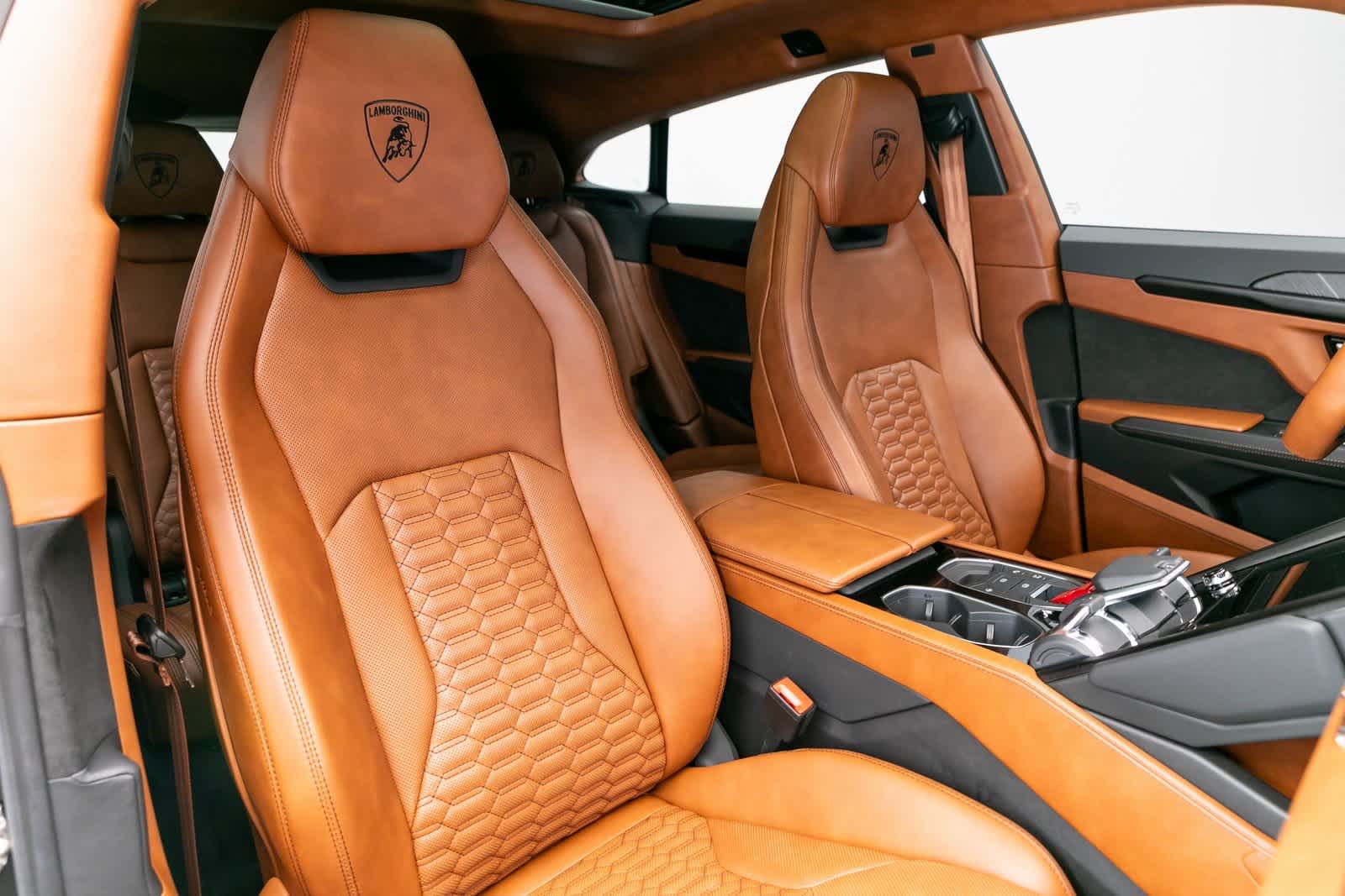 Thumbnail: 2022 Lamborghini Urus - 17