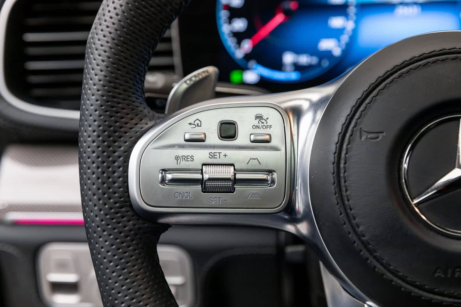 Thumbnail: 2023 Mercedes-Benz GL-Class - 32