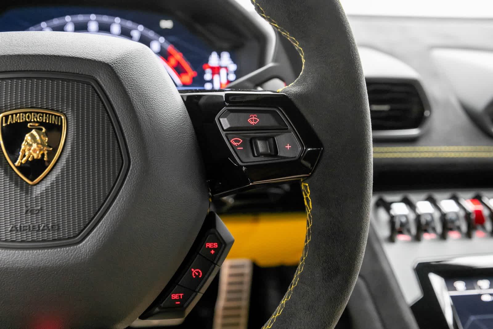 Thumbnail: 2024 Lamborghini Huracan - 25