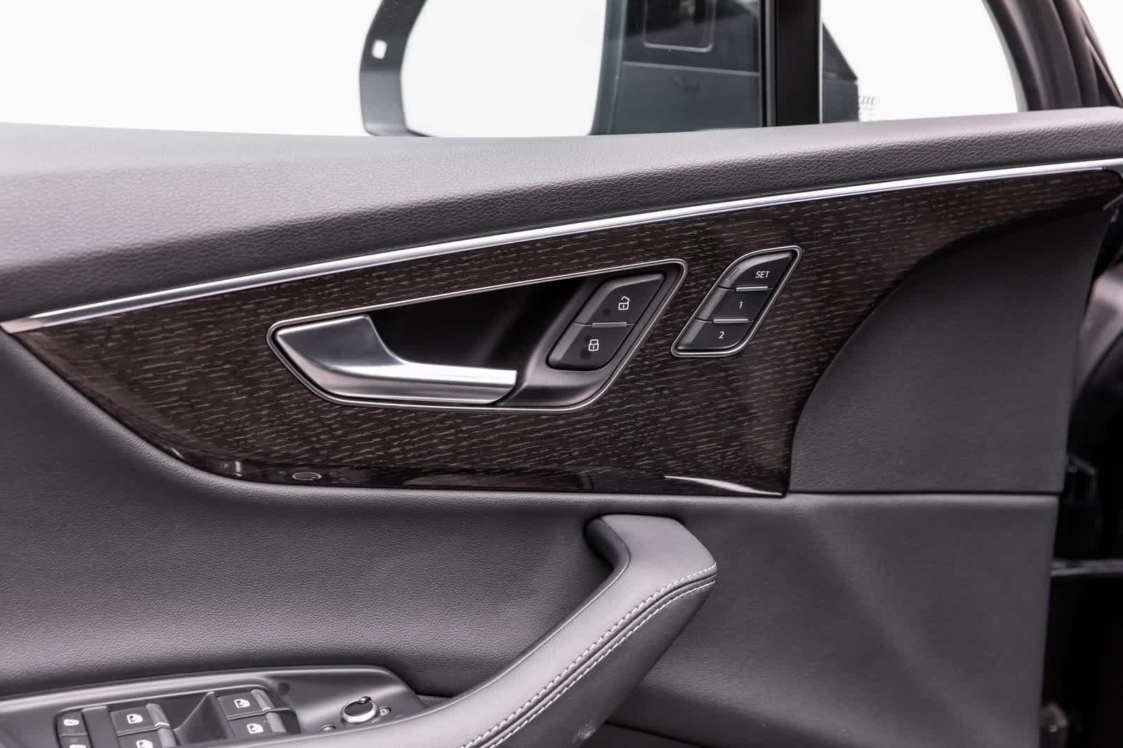 Thumbnail: 2025 Audi Q7 - 23