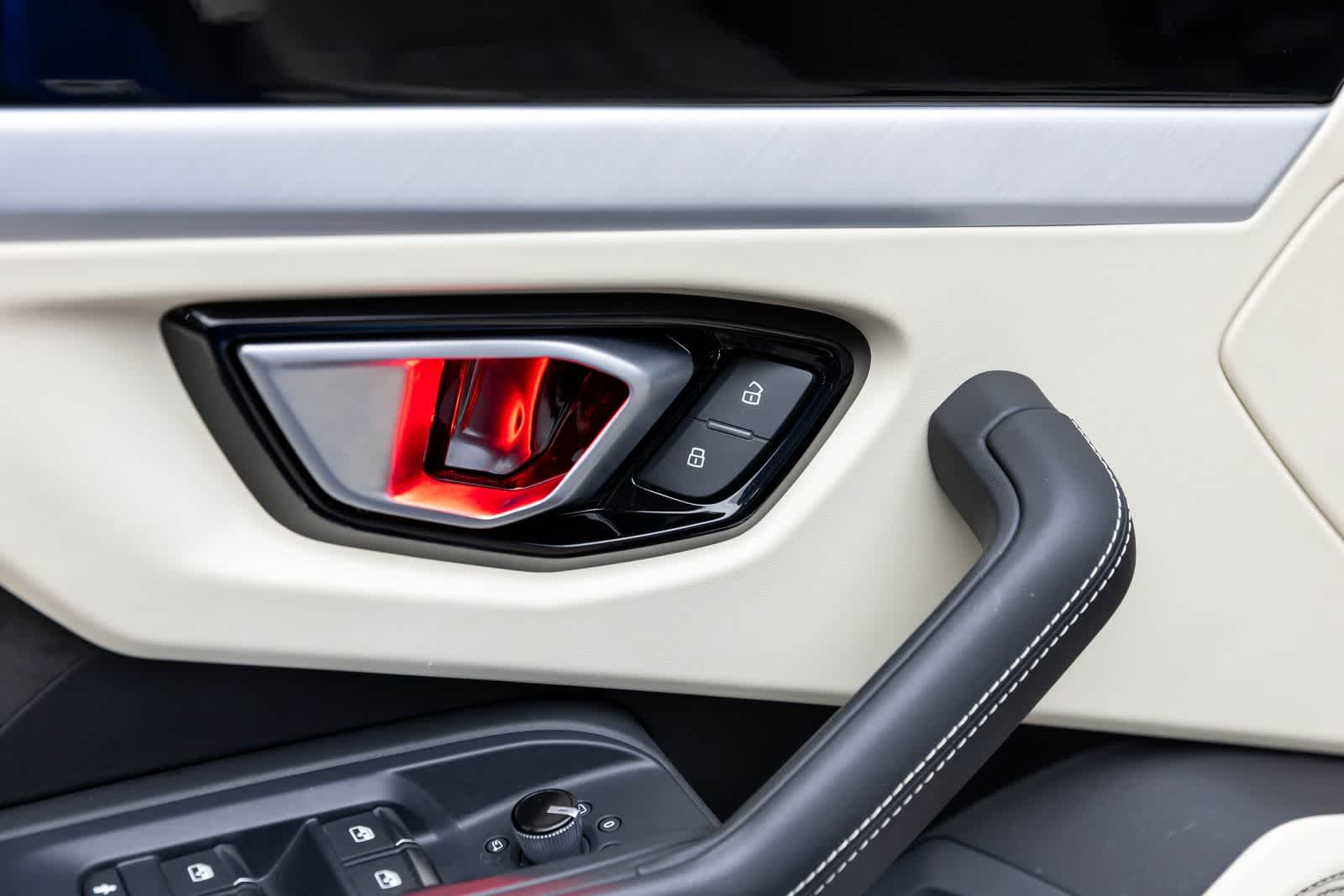 Thumbnail: 2019 Lamborghini Urus - 27