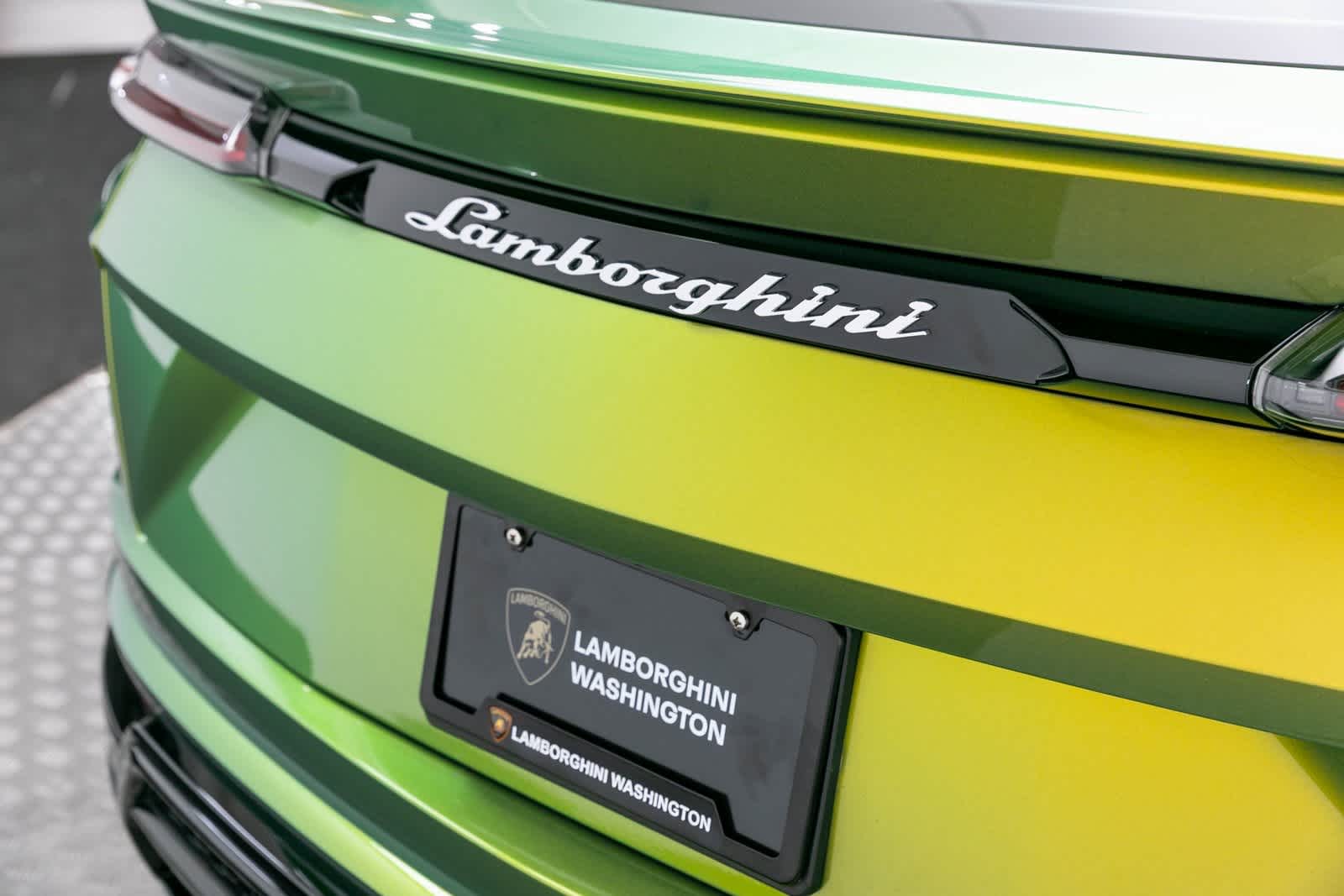 Thumbnail: 2022 Lamborghini Urus - 7
