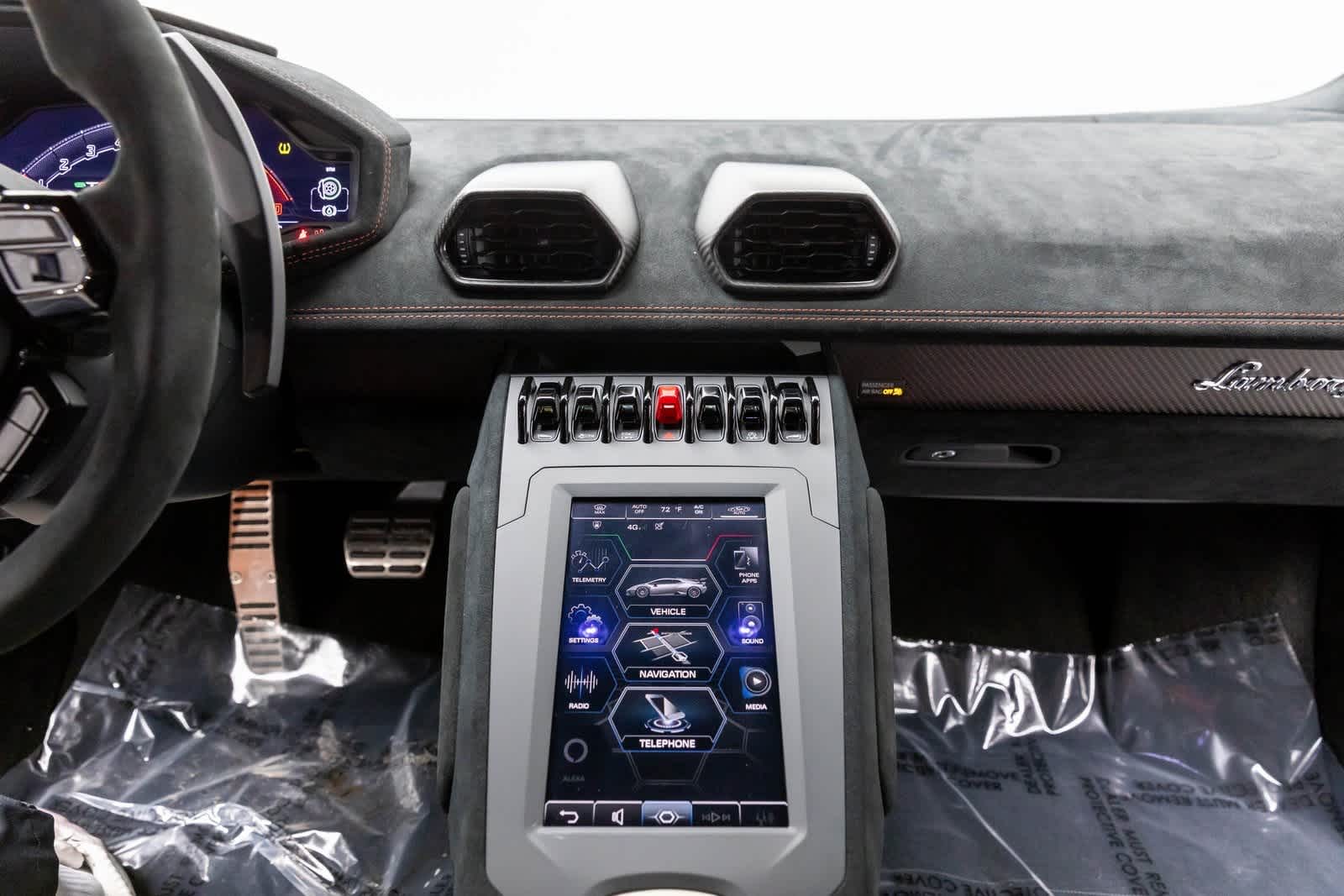 Thumbnail: 2022 Lamborghini Huracan - 10