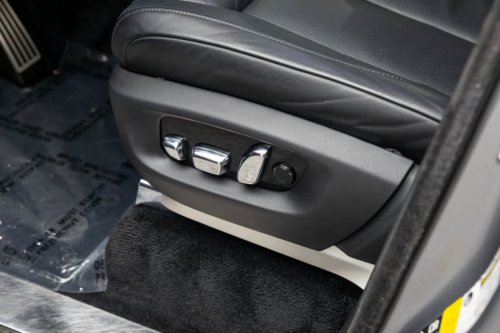 Thumbnail: 2022 Rolls-Royce Cullinan - 12