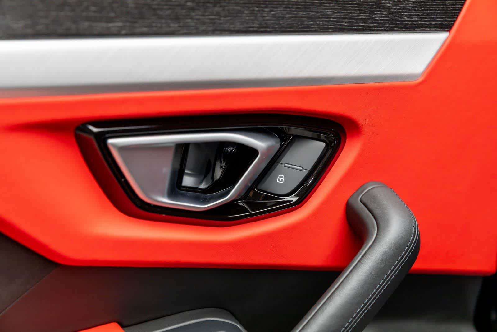 Thumbnail: 2022 Lamborghini Urus - 39