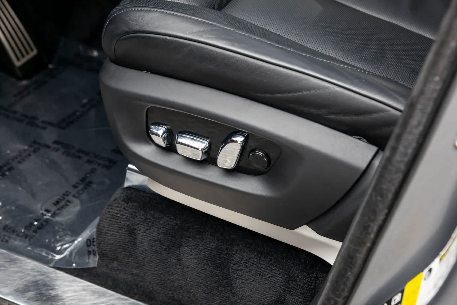 Thumbnail: 2022 Rolls-Royce Cullinan - 12