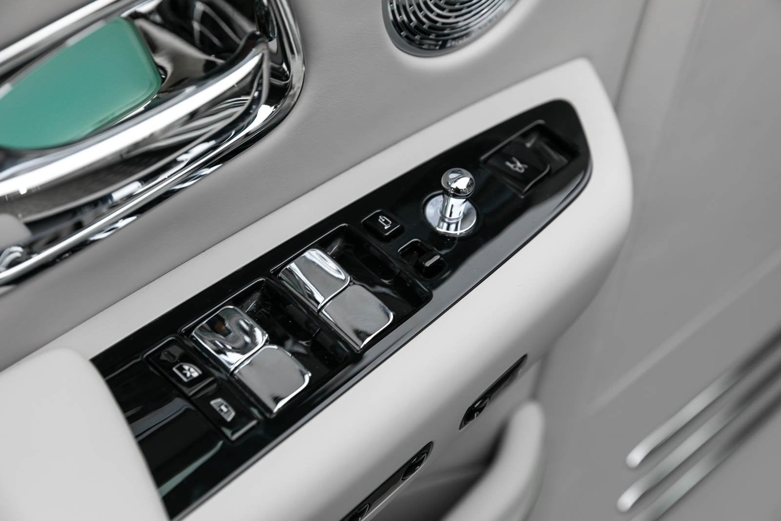 Thumbnail: 2024 Rolls-Royce Phantom - 10