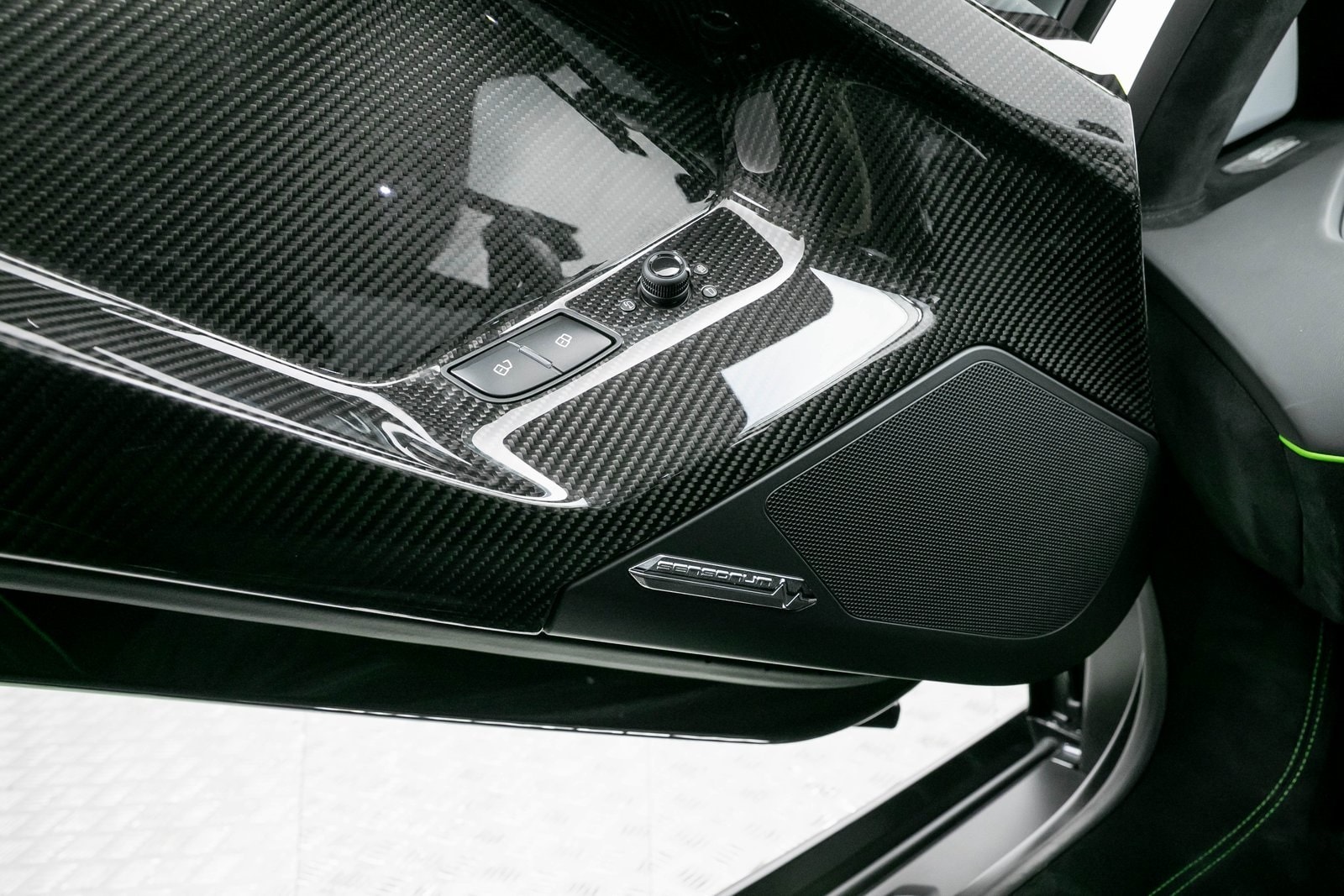 2021 Lamborghini Aventador SVJ 33
