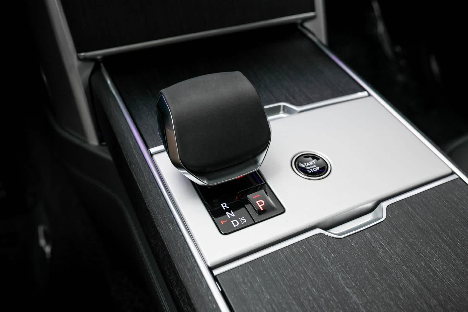 Thumbnail: 2025 Land Rover Range Rover - 21