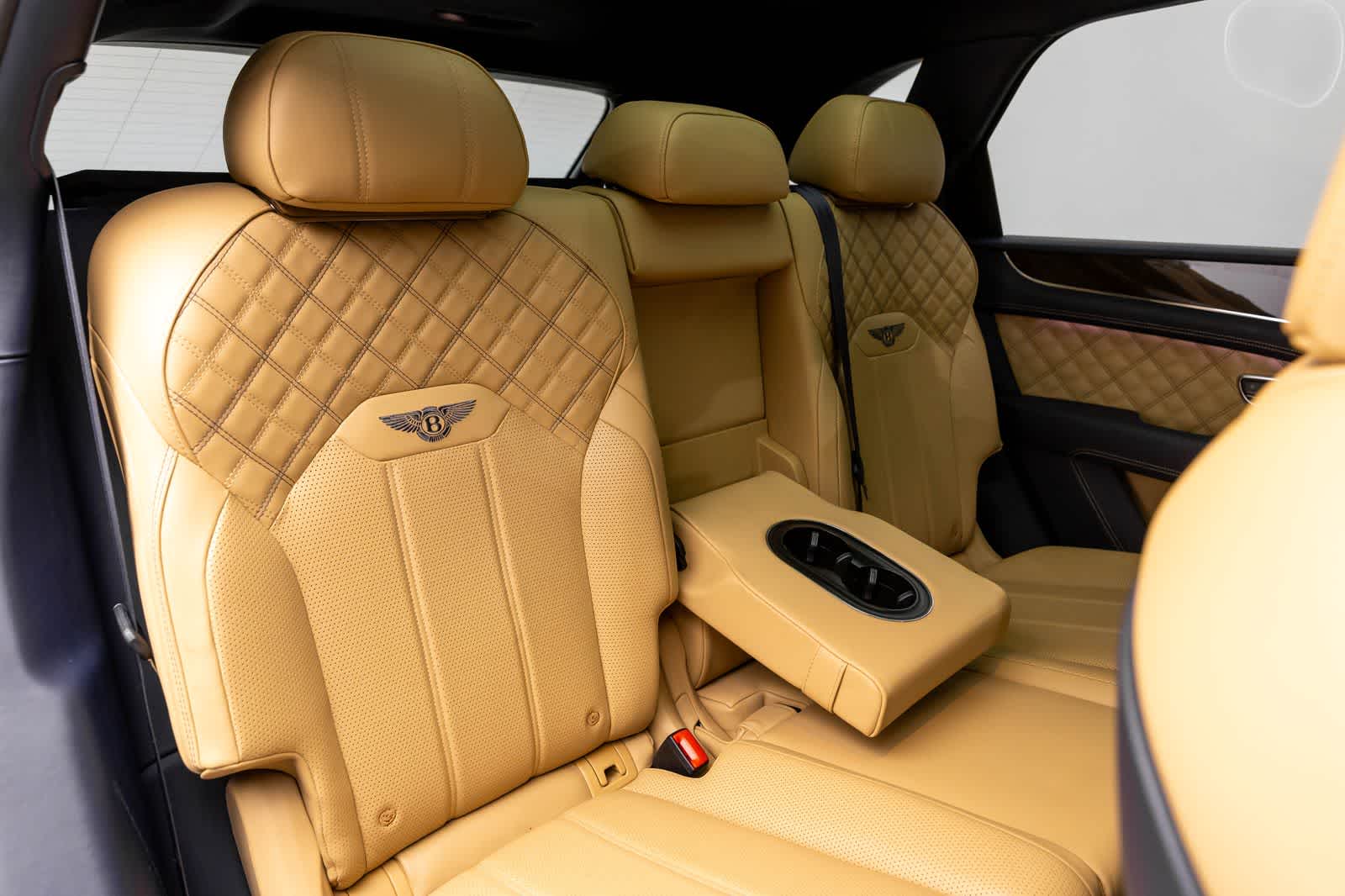 Thumbnail: 2021 Bentley Bentayga - 15