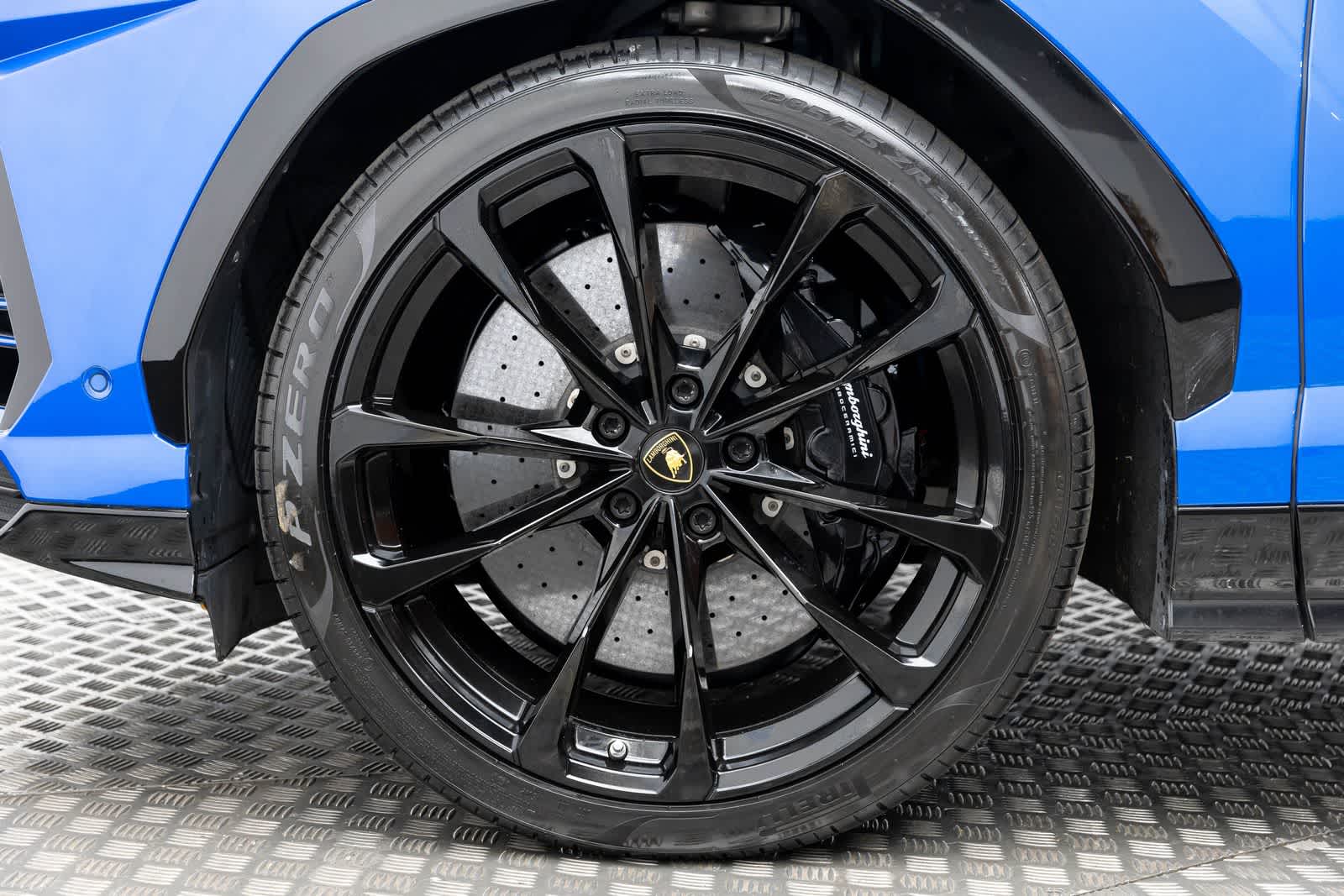 Thumbnail: 2019 Lamborghini Urus - 7