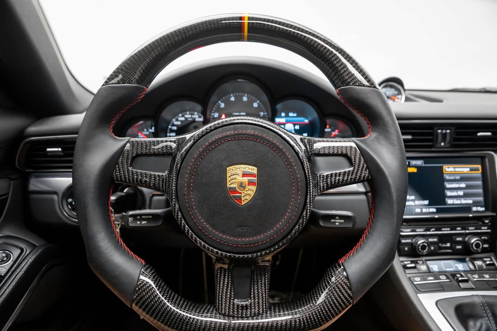 Thumbnail: 2015 Porsche 911 - 17