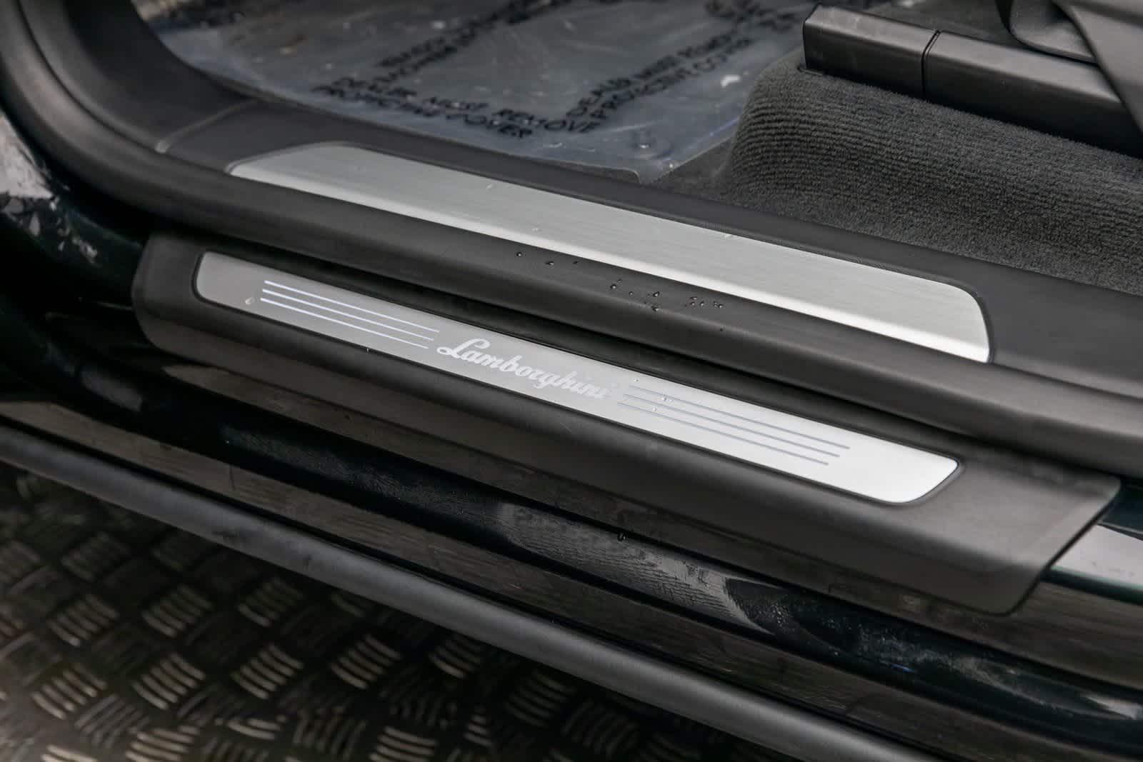 Thumbnail: 2022 Lamborghini Urus - 26