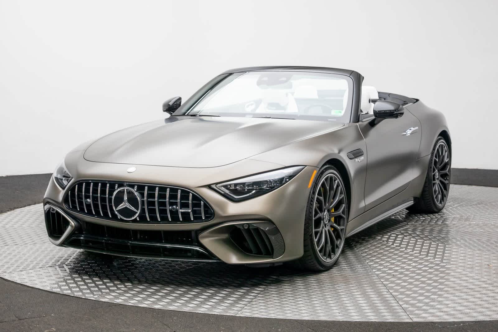 Thumbnail: 2025 Mercedes-Benz SL-Class - 1