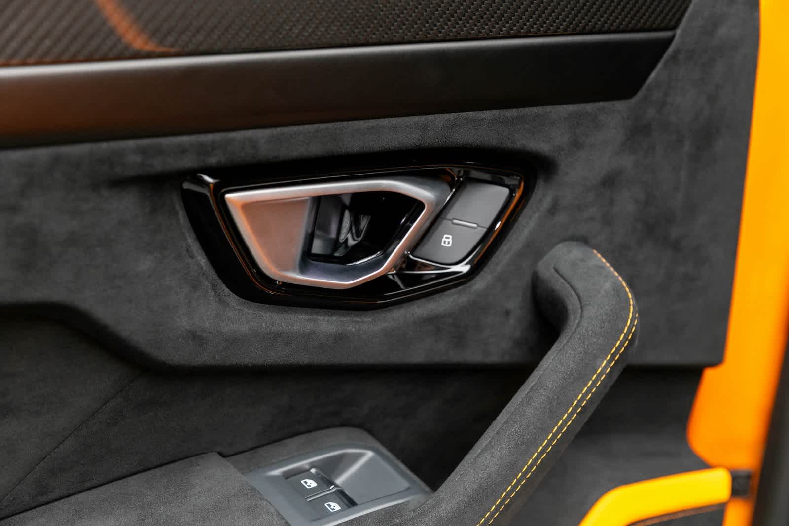 Thumbnail: 2024 Lamborghini Urus - 38
