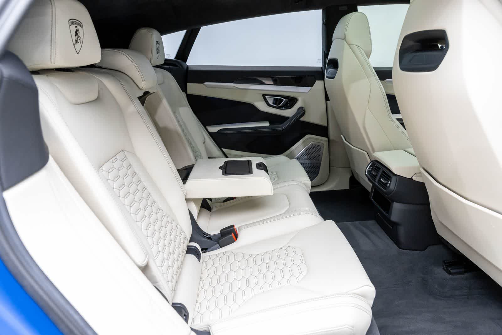 Thumbnail: 2019 Lamborghini Urus - 15