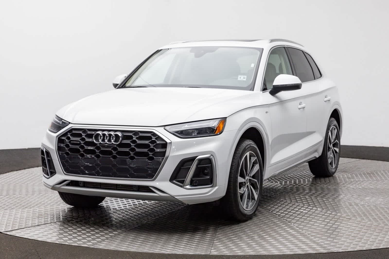 Thumbnail: 2024 Audi Q5 - 1