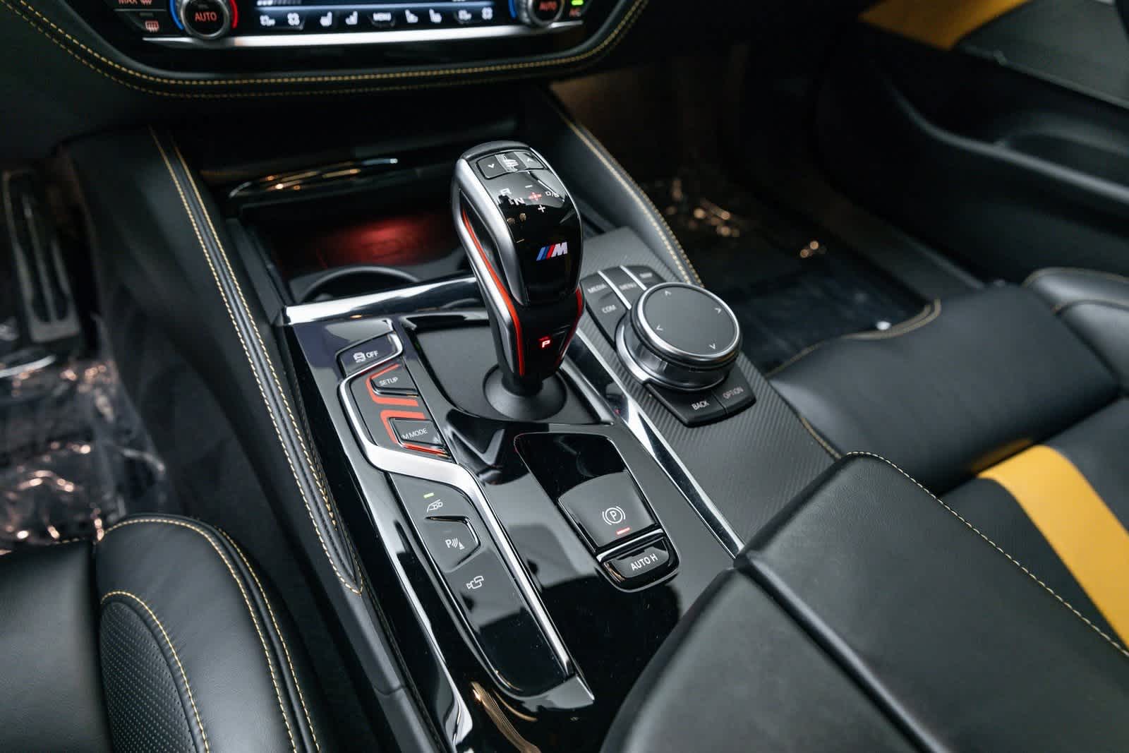 Thumbnail: 2023 BMW M5 - 17