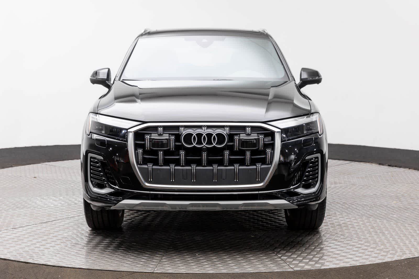 Thumbnail: 2025 Audi Q7 - 6