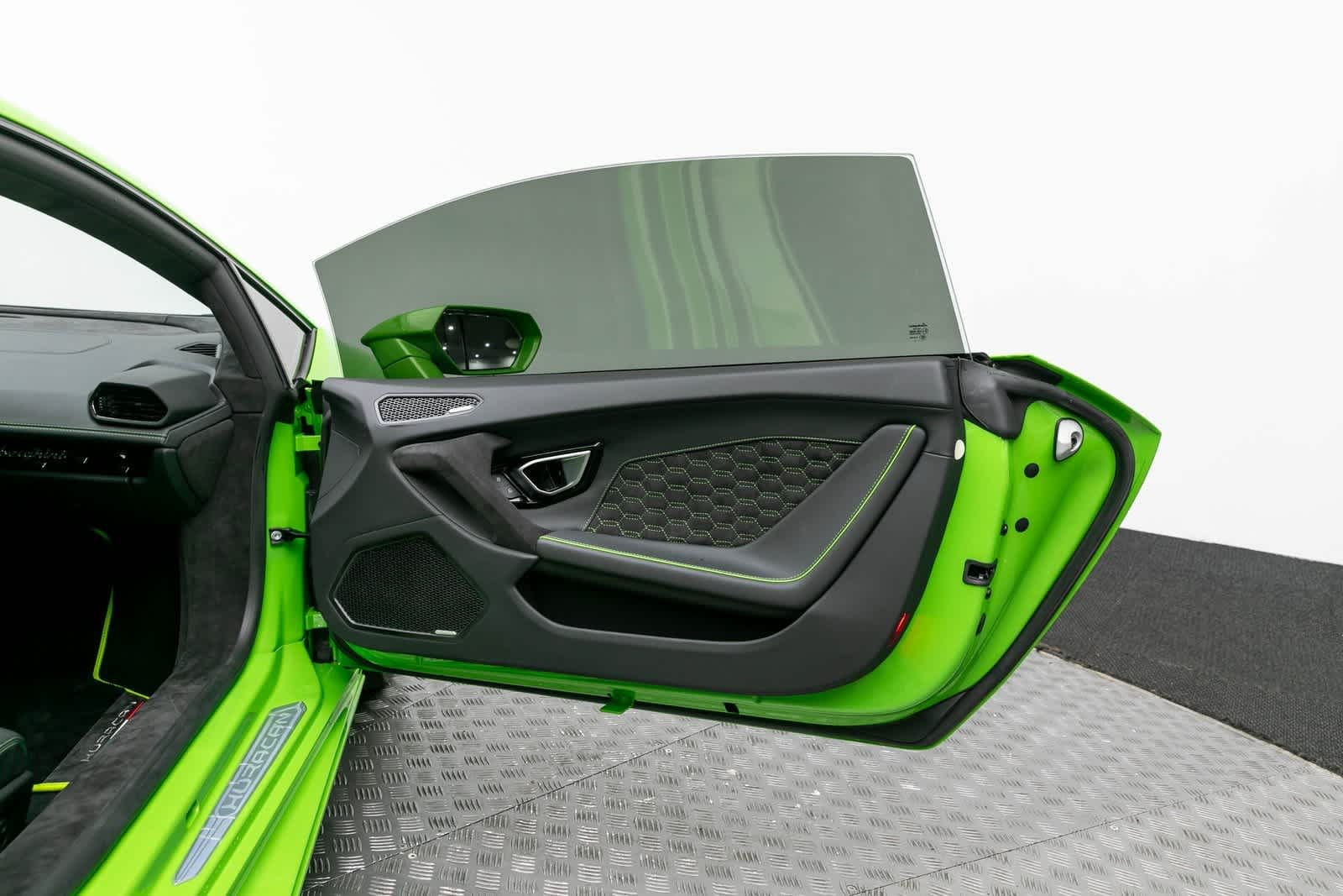 Thumbnail: 2023 Lamborghini Huracan - 36