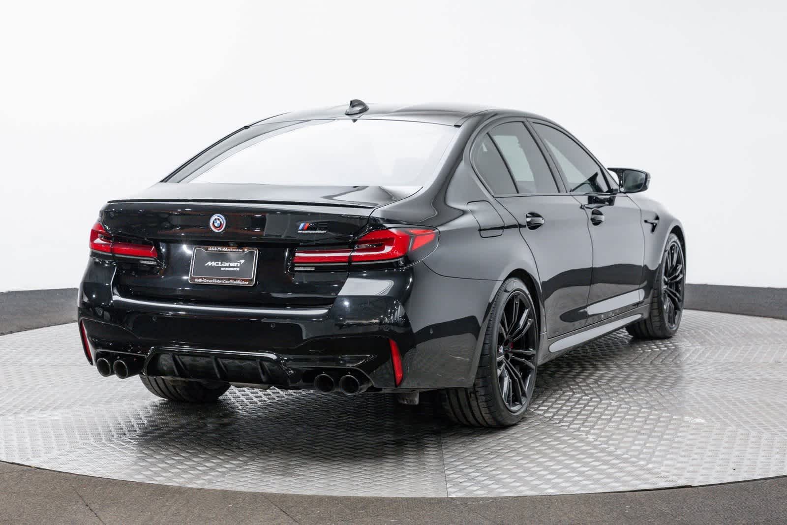 Thumbnail: 2023 BMW M5 - 22