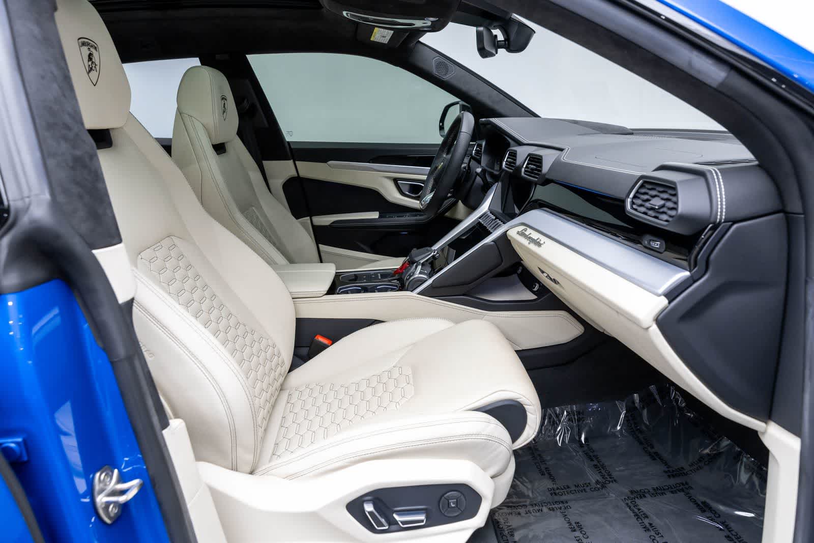 Thumbnail: 2019 Lamborghini Urus - 17